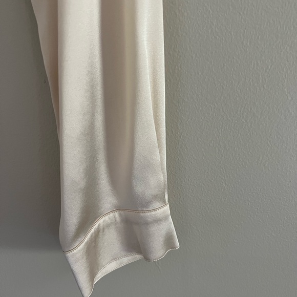 Saks Fifth Avenue Real Clothes Ivory Silk Wrap Blouse Size: 6p MSRP: 138.00 - Picture 4 of 6
